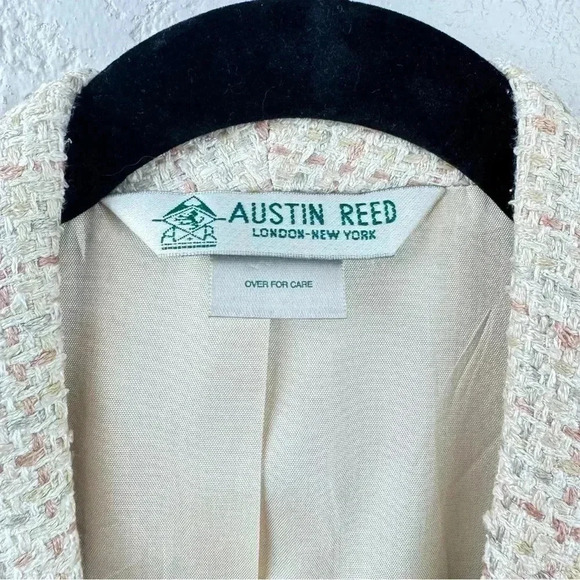 Vintage Austin Reed Silk Blazer - Size 4 - Picture 6 of 8